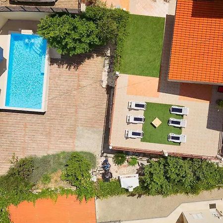 Alisa Villa