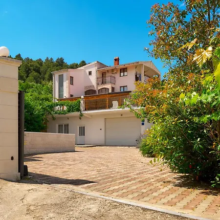 Villa Alisa *