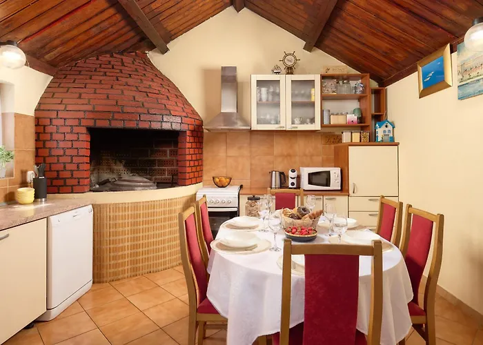 Alisa فيلة